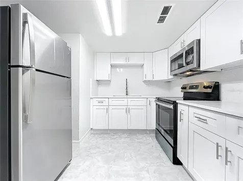 802 Sky Lake Circle Orlando FL 32809