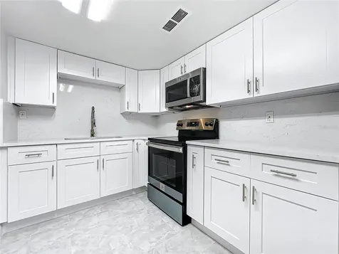 802 Sky Lake Circle Orlando FL 32809