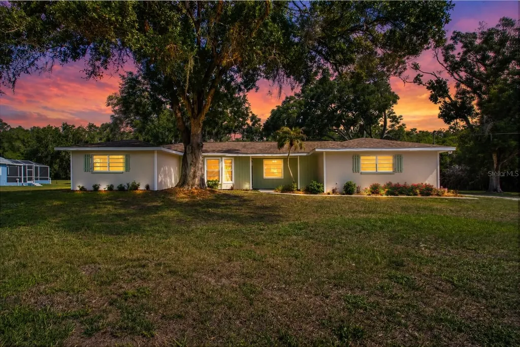 2205 Butch Cassidy Trail Wimauma FL 33598