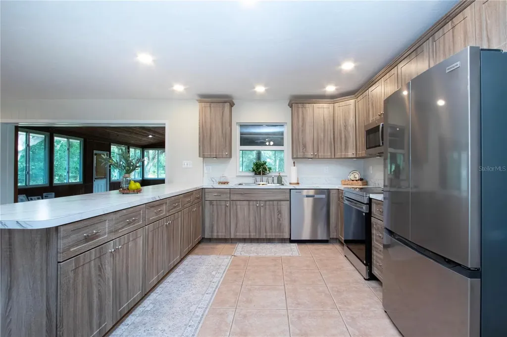 2205 Butch Cassidy Trail Wimauma FL 33598