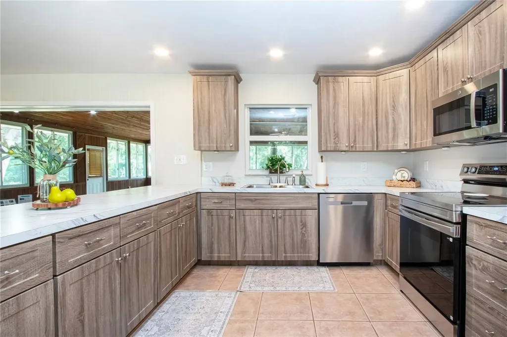 2205 Butch Cassidy Trail Wimauma FL 33598