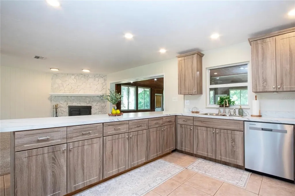2205 Butch Cassidy Trail Wimauma FL 33598