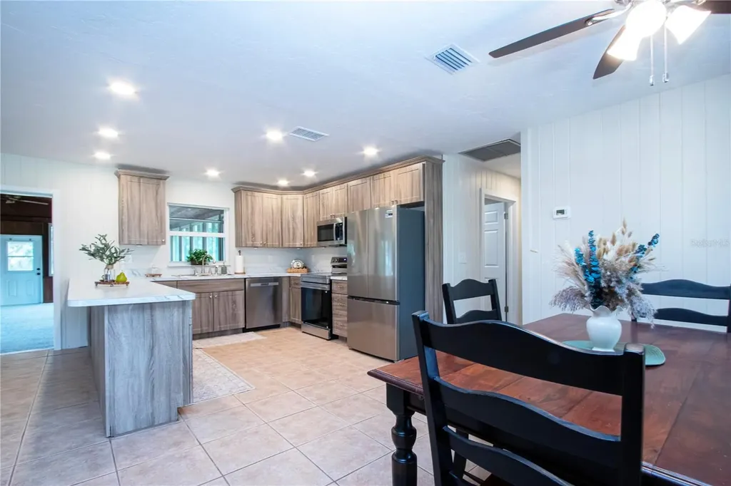 2205 Butch Cassidy Trail Wimauma FL 33598