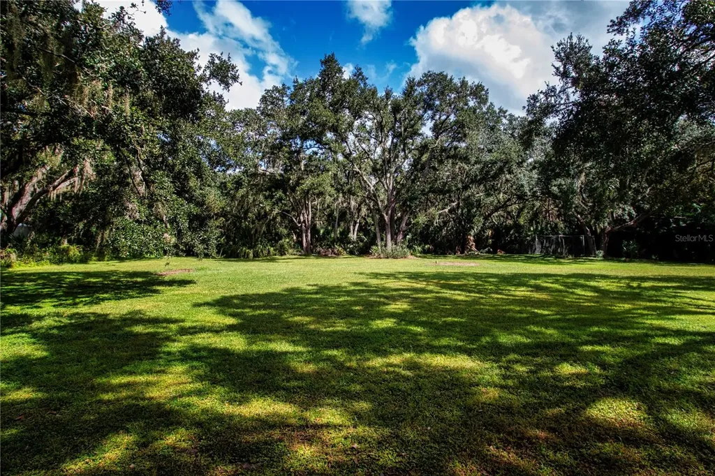 2205 Butch Cassidy Trail Wimauma FL 33598