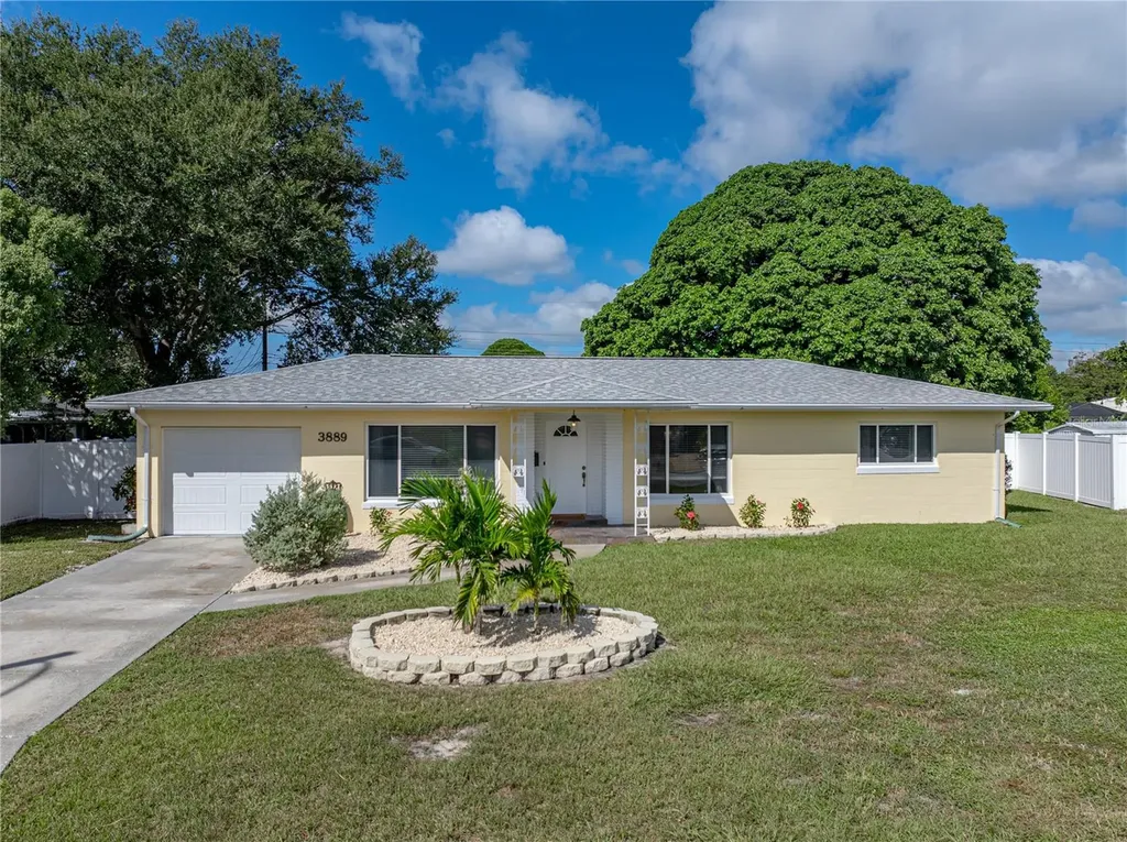 3889 19th Avenue N St Petersburg FL 33713