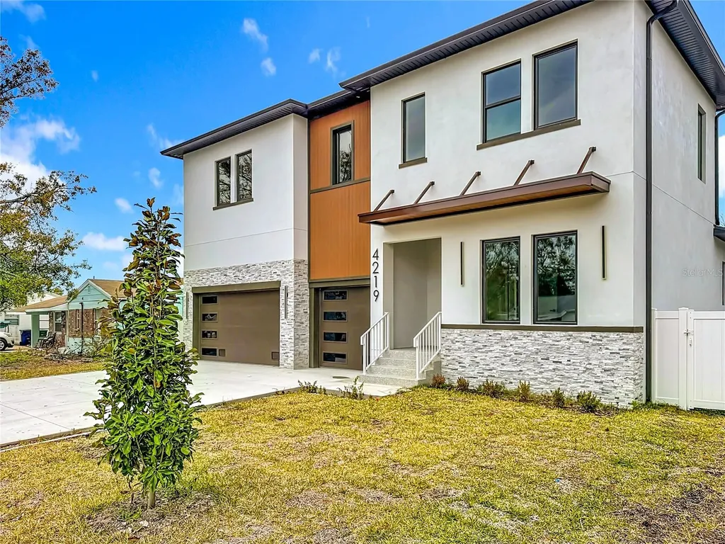 4219 W Bay View Avenue Tampa FL 33611