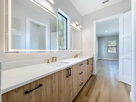 4219 W Bay View Avenue Tampa FL 33611