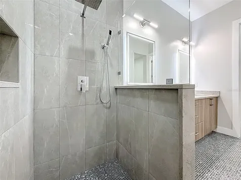 4219 W Bay View Avenue Tampa FL 33611