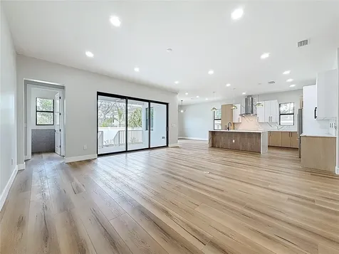 4219 W Bay View Avenue Tampa FL 33611