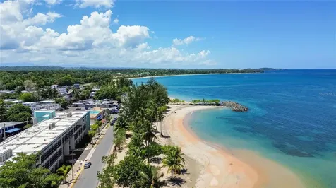 J25 Calle Costa Brava Dorado PR 00646