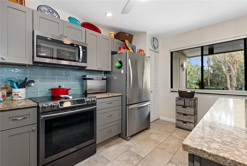 1512 Pelican Cove Road Sarasota FL 34231