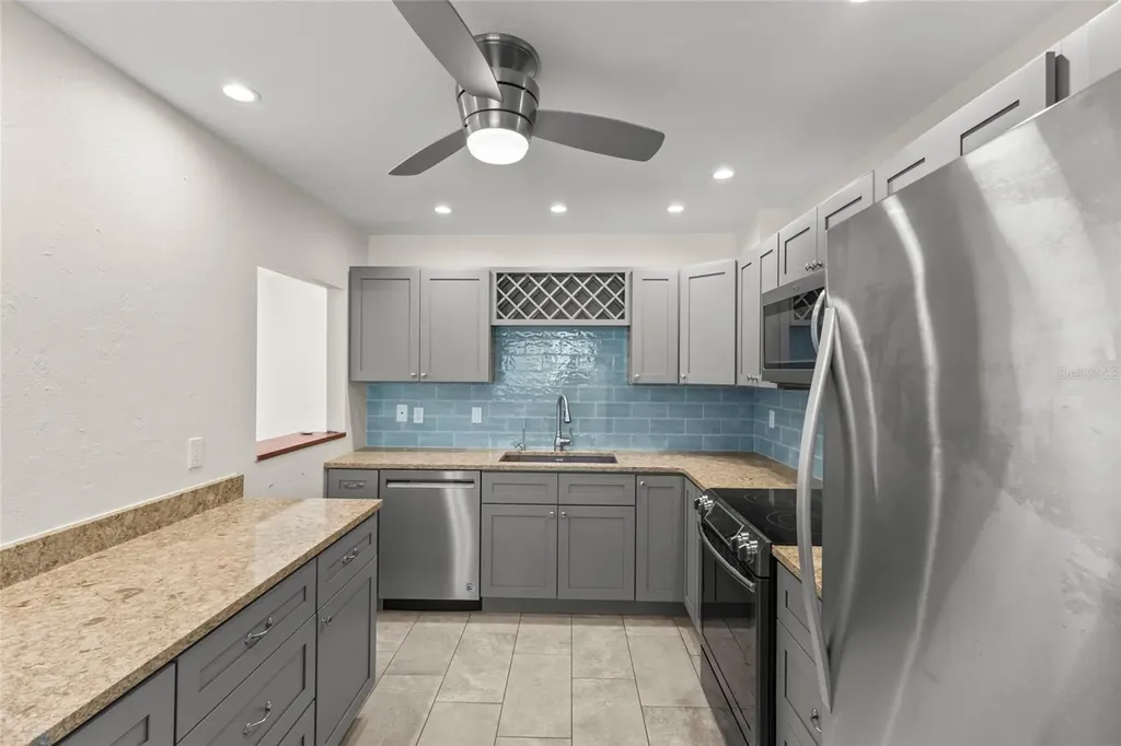 1512 Pelican Cove Road Sarasota FL 34231