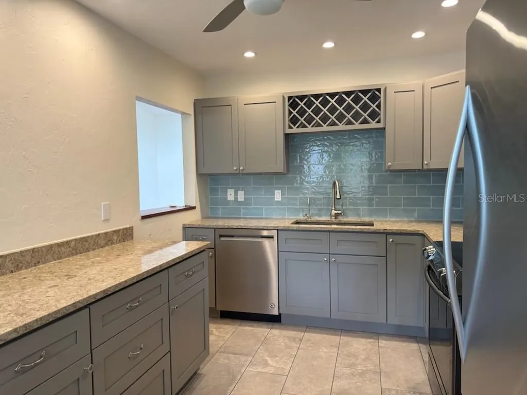 1512 Pelican Cove Road Sarasota FL 34231