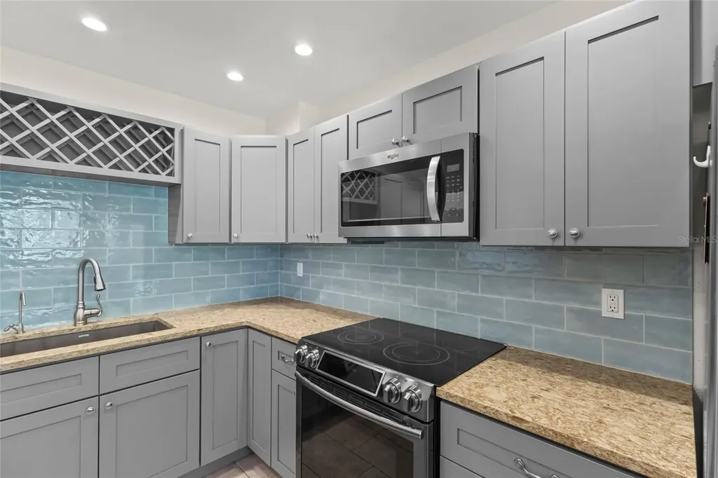 1512 Pelican Cove Road Sarasota FL 34231