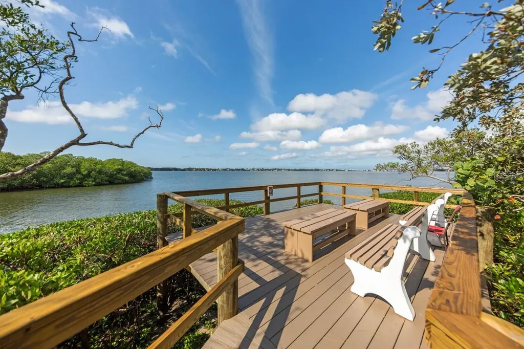 1512 Pelican Cove Road Sarasota FL 34231