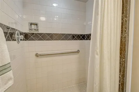 450 Gulf Of Mexico Drive Longboat Key FL 34228