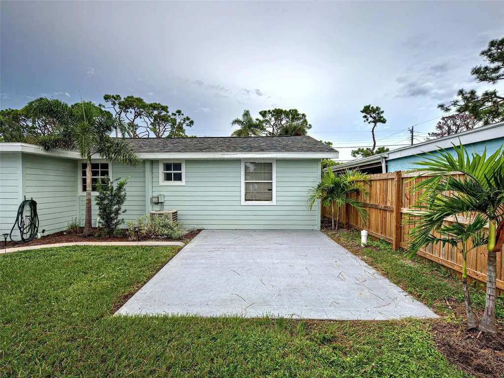 415 Yale Street Englewood FL 34223