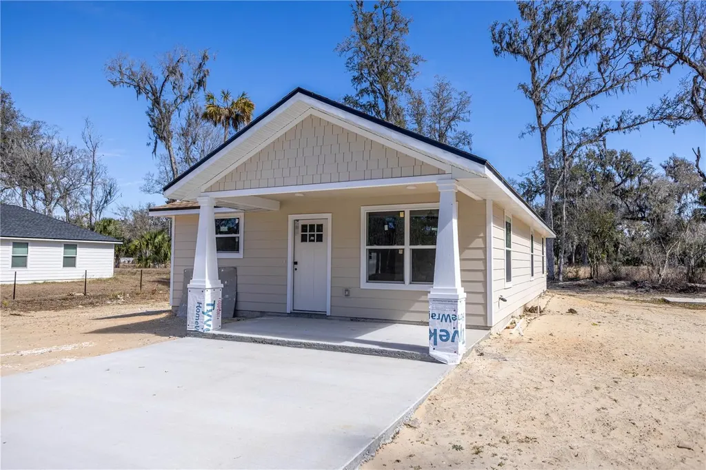 2381 Cr 423 Lake Panasoffkee FL 33538