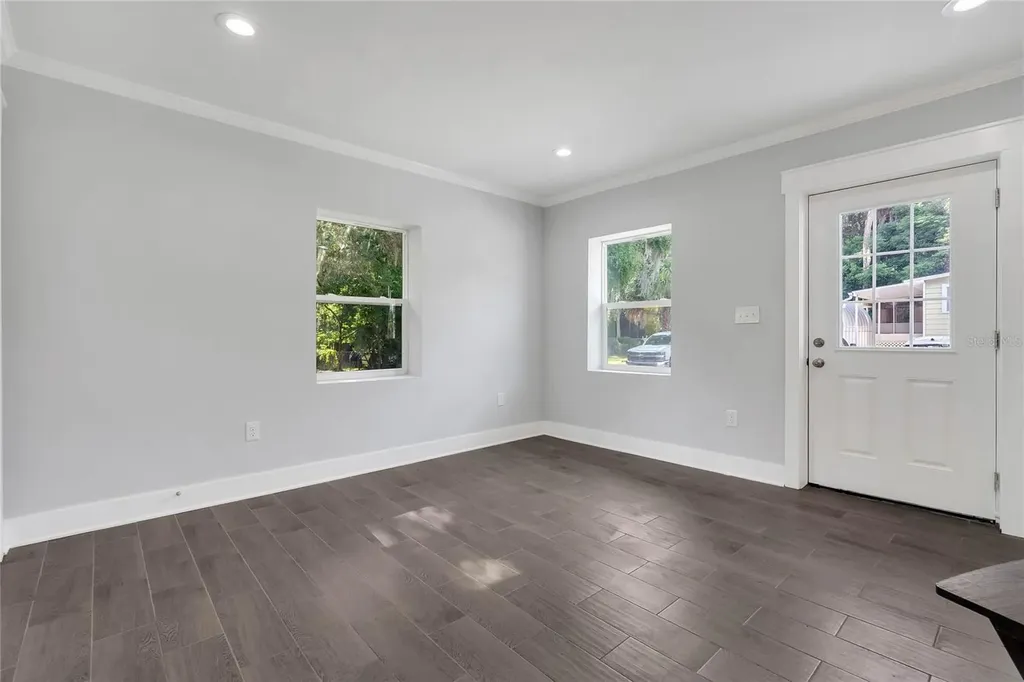 415 S 9th Street Leesburg FL 34748