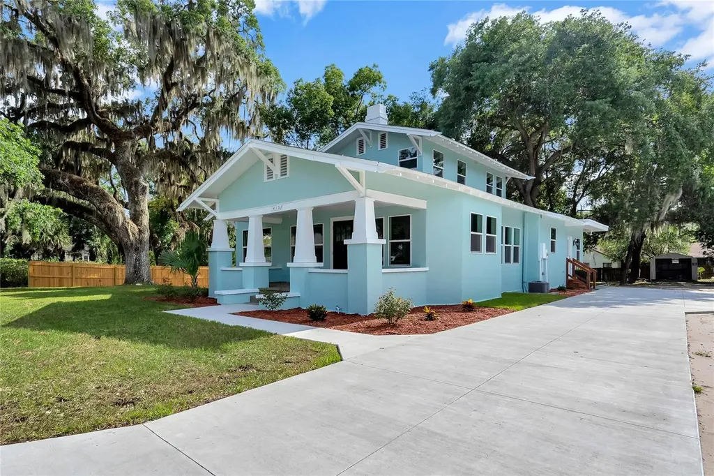 415 S 9th Street Leesburg FL 34748