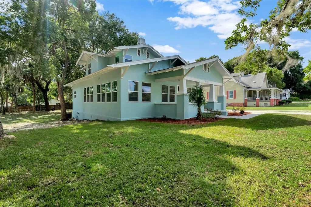 415 S 9th Street Leesburg FL 34748