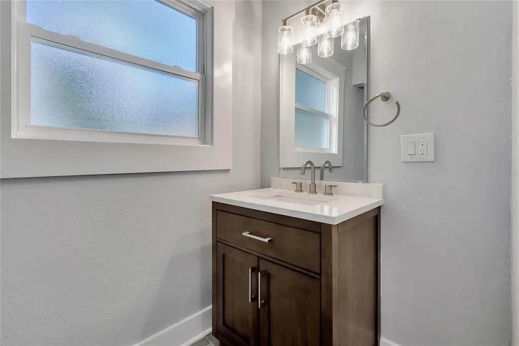 415 S 9th Street Leesburg FL 34748