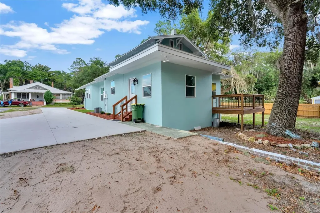 415 S 9th Street Leesburg FL 34748