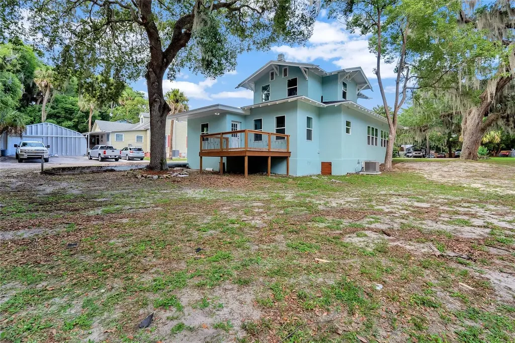 415 S 9th Street Leesburg FL 34748