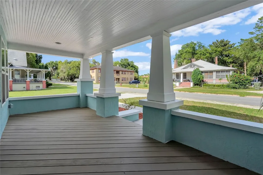 415 S 9th Street Leesburg FL 34748
