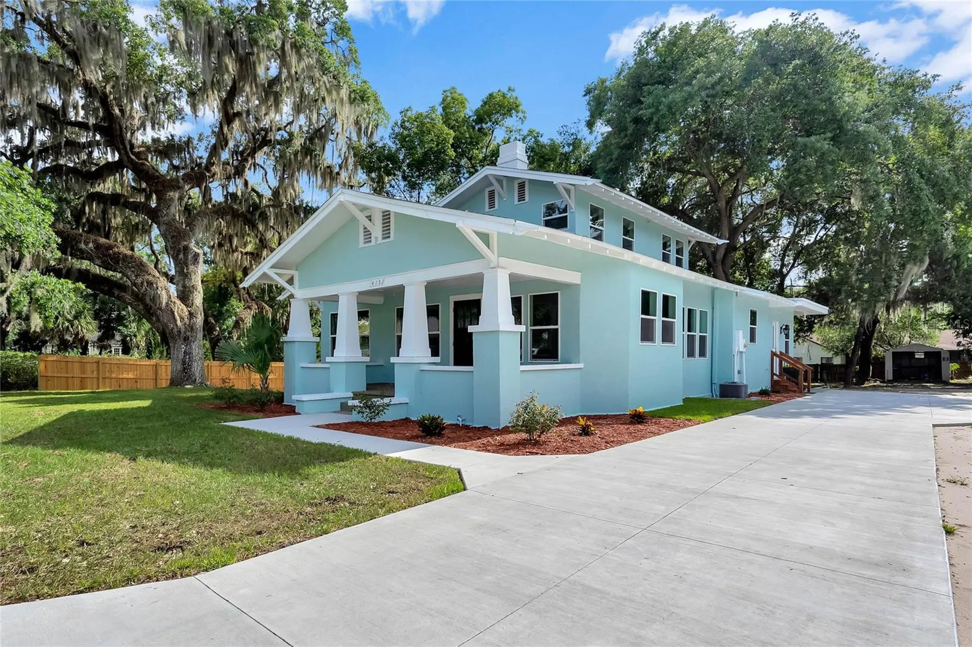 415 S 9th Street Leesburg FL 34748