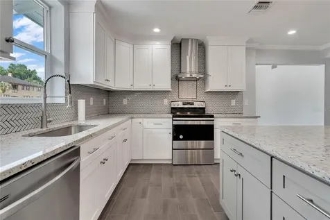 415 S 9th Street Leesburg FL 34748