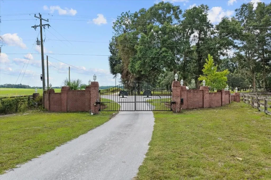 10151 NW 70th Street Chiefland FL 32626