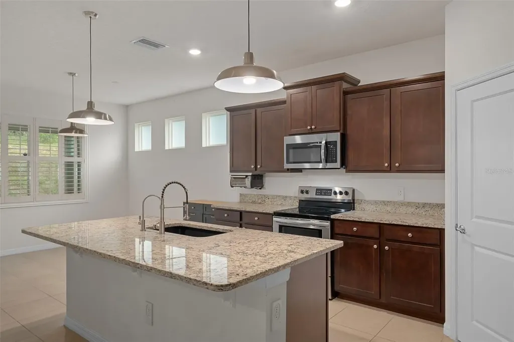 12735 Eastpointe Drive Dade City FL 33525