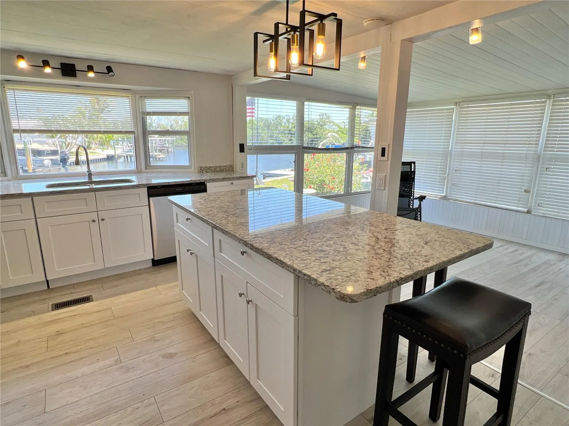 333 Mount Richmond Avenue NE St Petersburg FL 33702