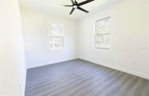 2276 Cr 423 Lake Panasoffkee FL 33538