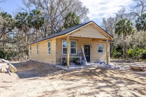 2276 Cr 423 Lake Panasoffkee FL 33538