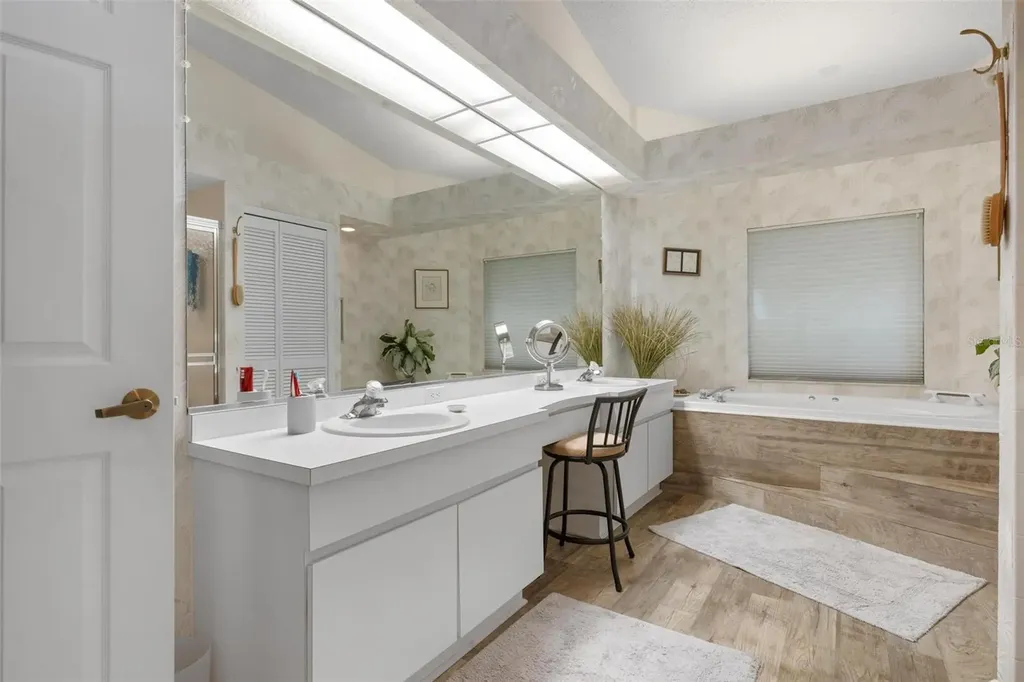 2644 Moss Oak Drive Sarasota FL 34231