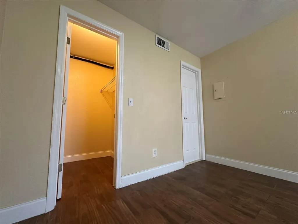 5108 Conroy Road Orlando FL 32811