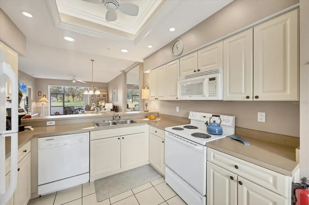 9590 High Gate Drive Sarasota FL 34238