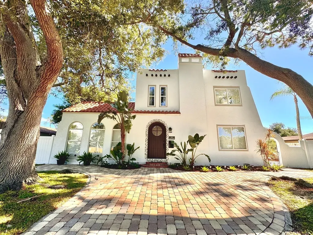 6735 Poinsettia Avenue S St Petersburg FL 33707