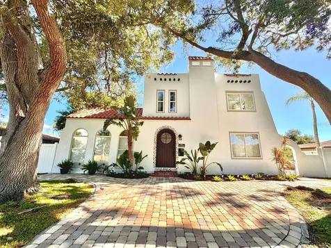 6735 Poinsettia Avenue S St Petersburg FL 33707