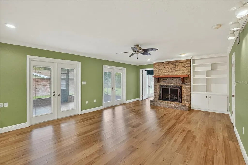 1502 Azalea Street Plant City FL 33563