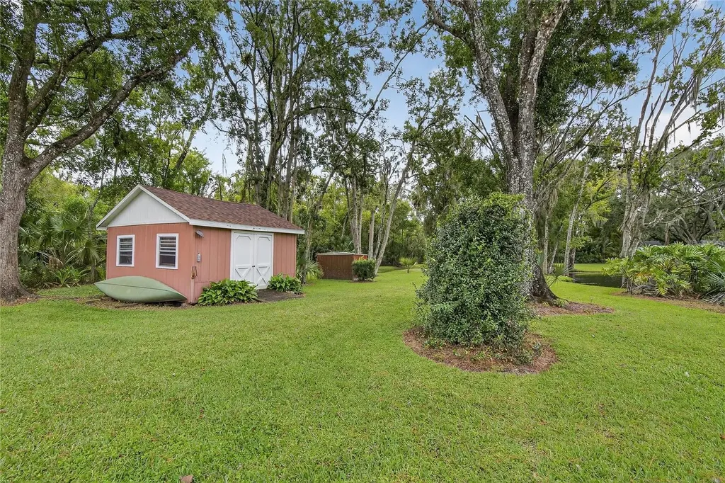 1502 Azalea Street Plant City FL 33563