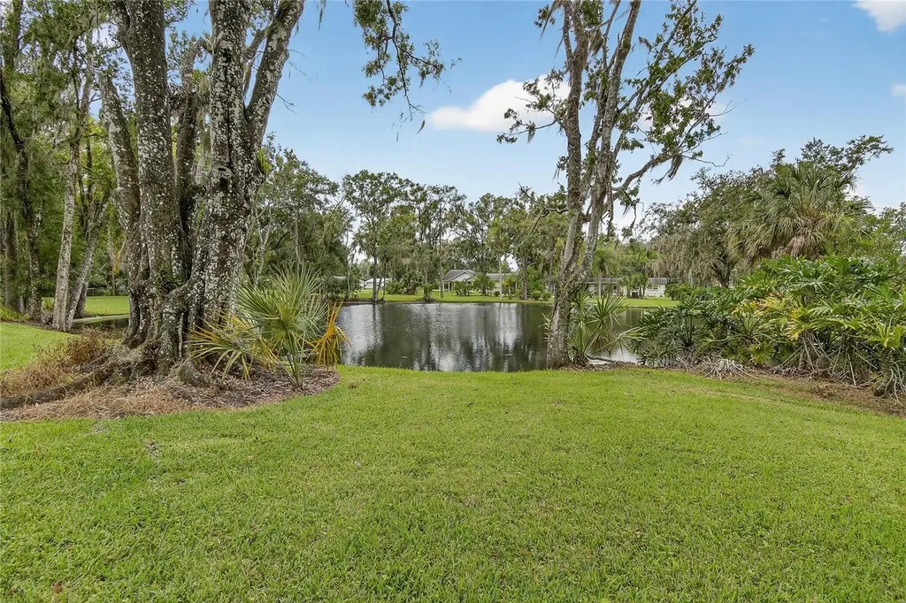 1502 Azalea Street Plant City FL 33563