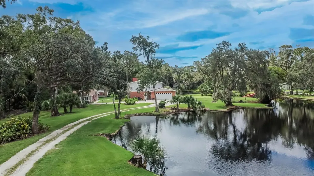 1502 Azalea Street Plant City FL 33563