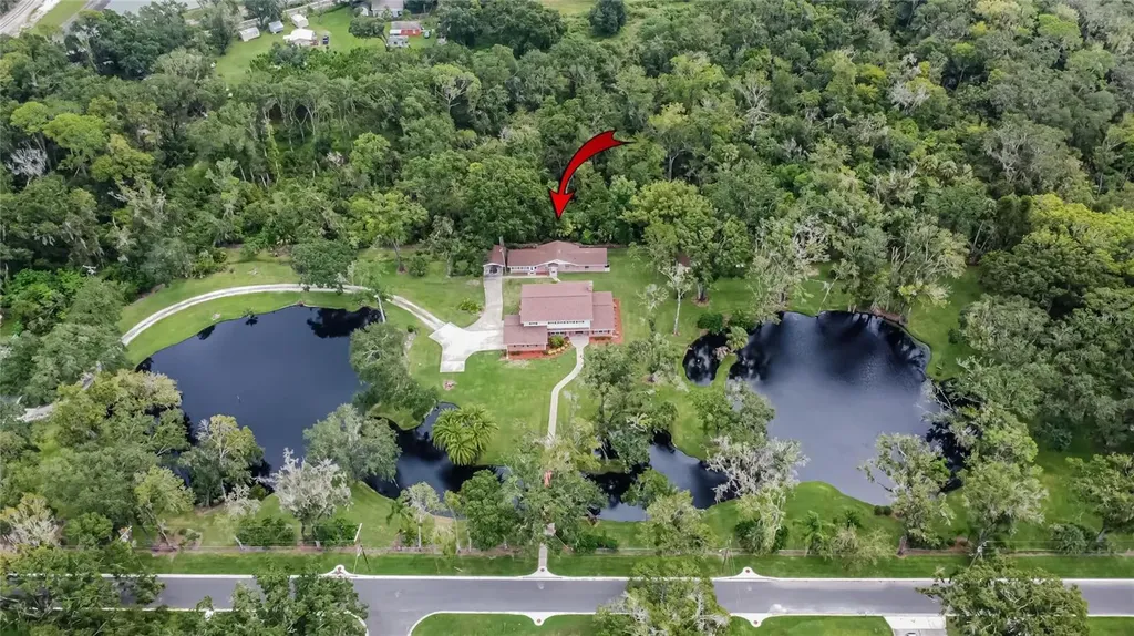 1502 Azalea Street Plant City FL 33563
