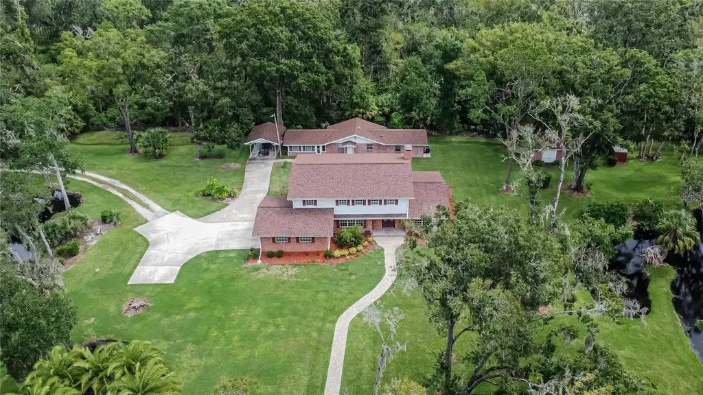 1502 Azalea Street Plant City FL 33563