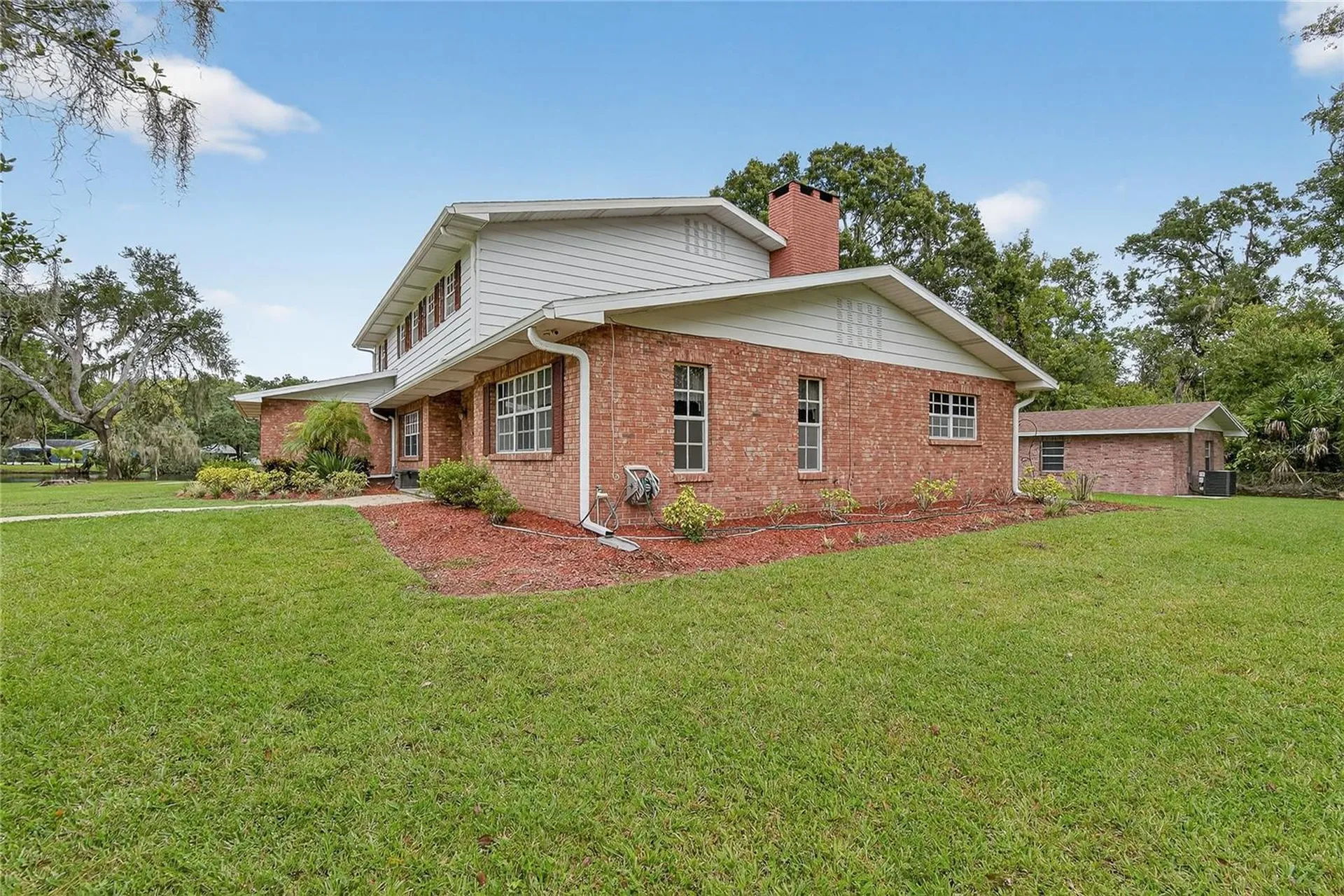 1502 Azalea Street Plant City FL 33563