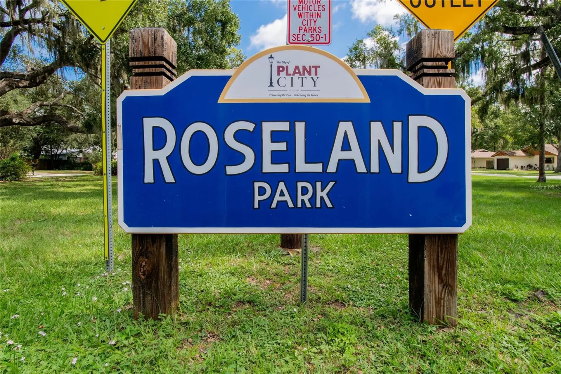 1502 Azalea Street Plant City FL 33563