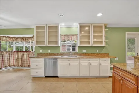 1502 Azalea Street Plant City FL 33563